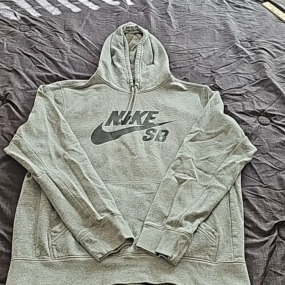 Nike SB Hoodie - Picture 1 of 9